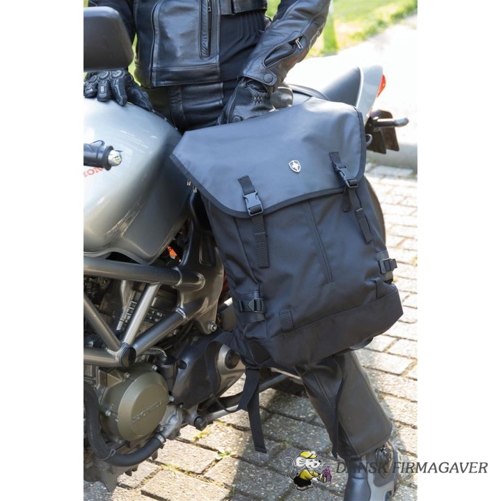 Swiss Peak 17" outdoor laptop backpack