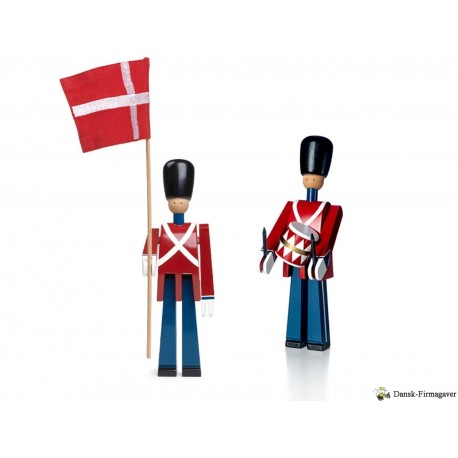 FANEBÆRER & TROMMESLAGER FRA KAY BOJESEN