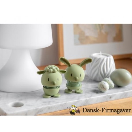 Hoptimist Soft Bunny  eller Lambert Hoptimist 7,5 x 5,8 x 9 cm S Olive