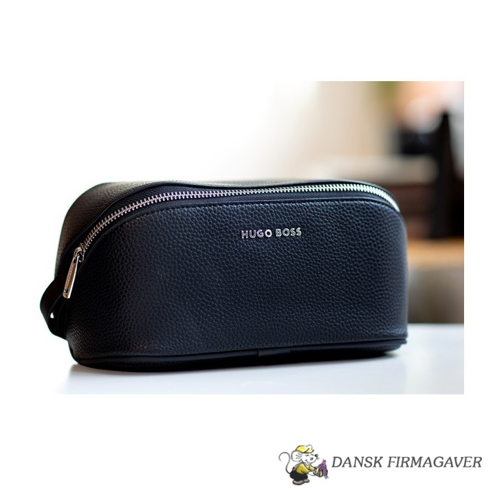 HUGO BOSS Gear Matrix Bottle + Storyline Dressing Case