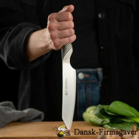 Global Kniv med Kiritsuke 15 cm og Skærebræt.