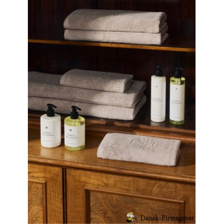 DAMASK TERRY HÅNDKLÆDER + NOBLE BOTANICS HUDPLEJE