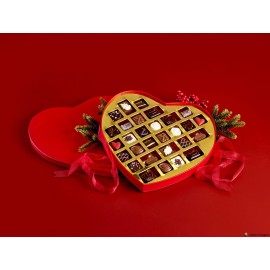Rød Hjerte Hatteæske stor, 29 stk Luksus chokolade 390 g.