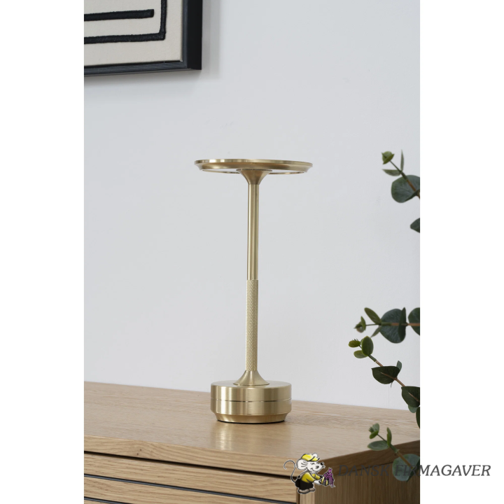 Lyneham Bordlampe Bordlampe, genopladelig, metal, sort, crom eller messing