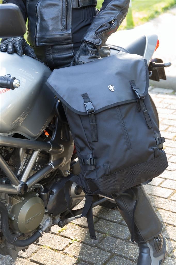 Swiss Peak 17" outdoor laptop backpack