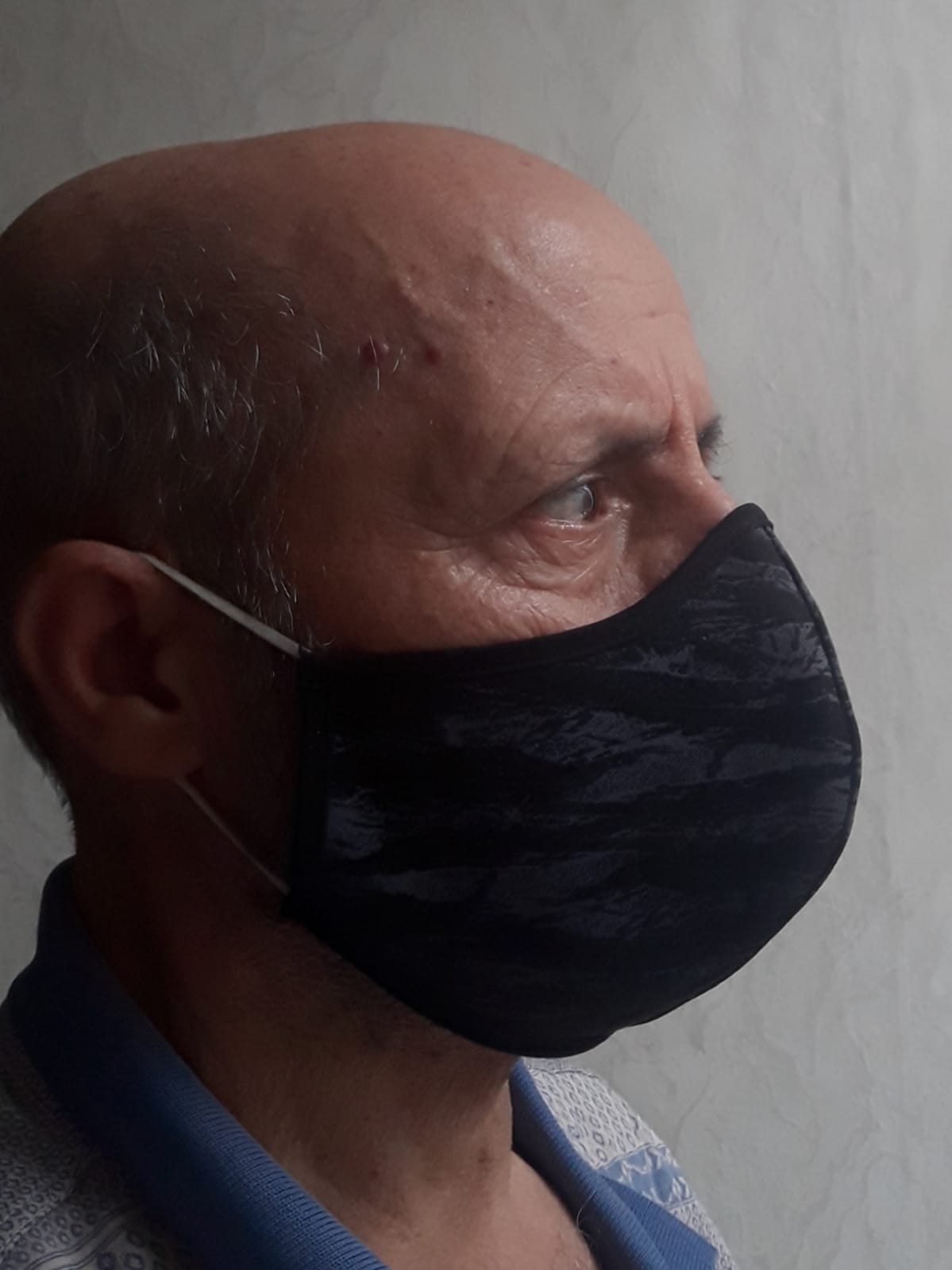 Maske med logo..