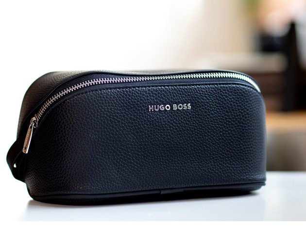 HUGO BOSS Gear Matrix Bottle + Storyline Dressing Case