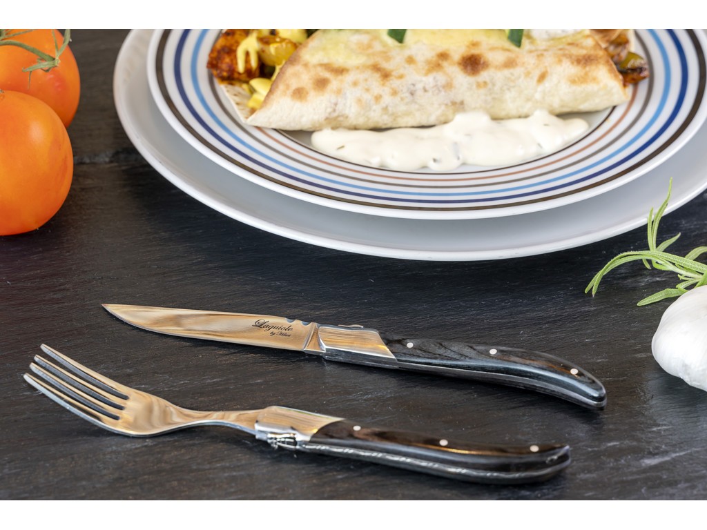 Steakknivesæt M. 12 knive og 12 gafler. Varenummer: FNSTEAK12