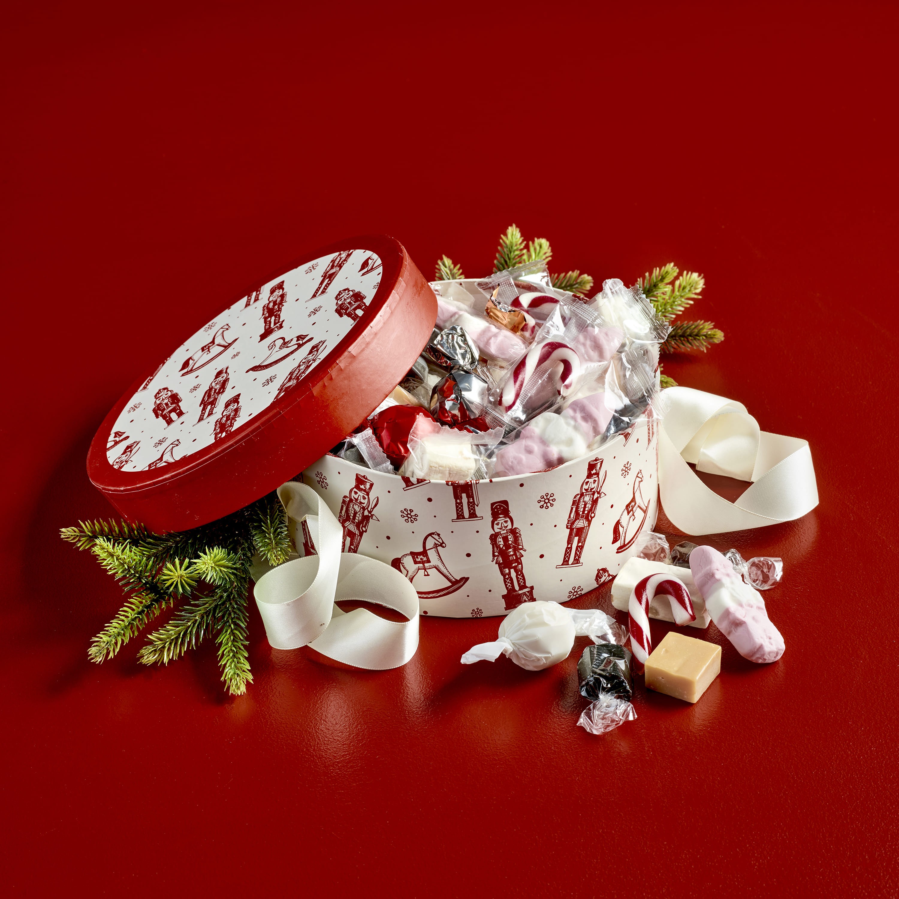 Hatteæske Nøddeknækker, Stor - Julemix 600 g.