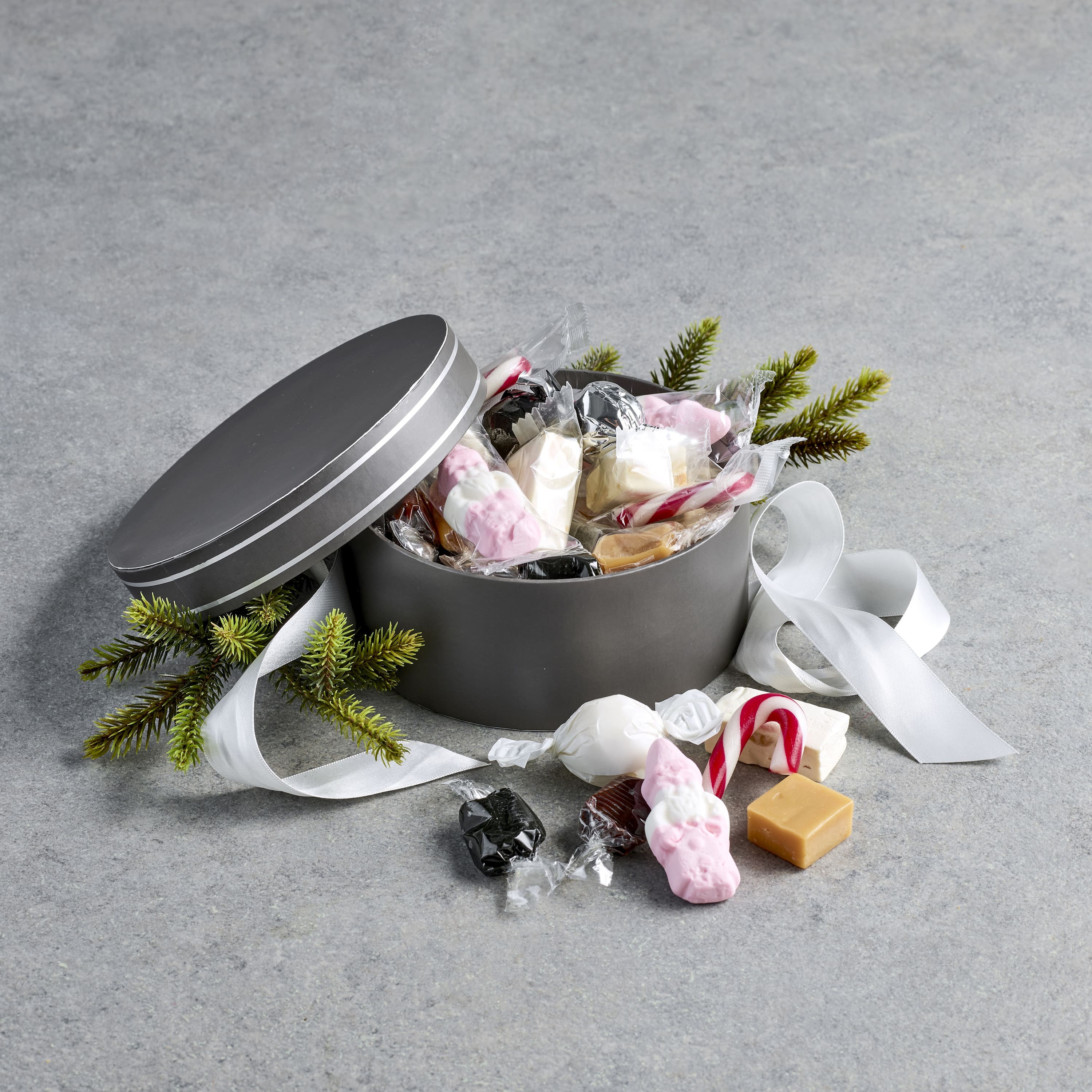 Hatteæske Grå m. Sølvkant - Julemix 300 g.