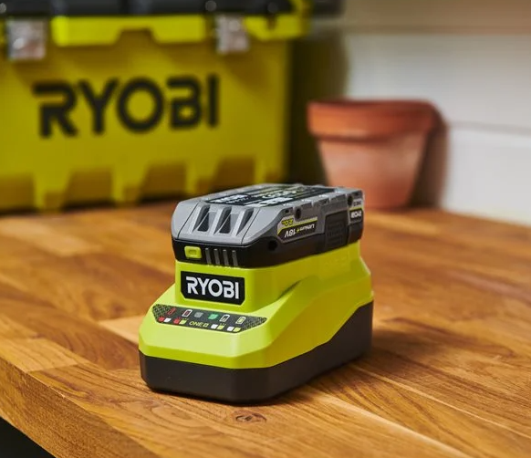 18V Lithium+™ Batteri og Lader (1x 2,0 Ah)