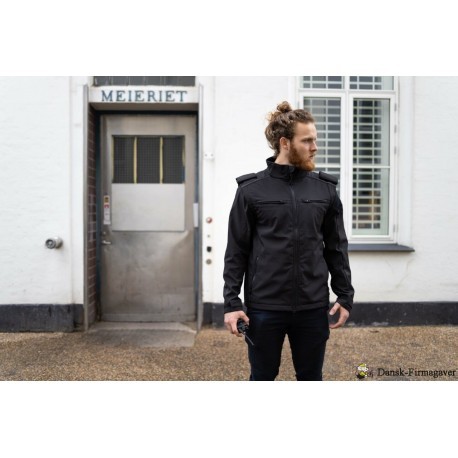 TECH SOFTSHELL JAKKE