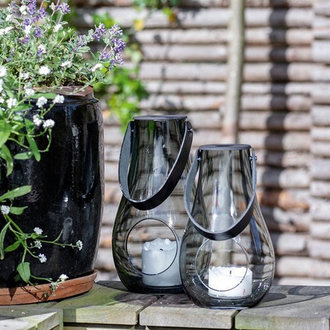 Holmegaards Design with Light lanterne i røgfarvet glas